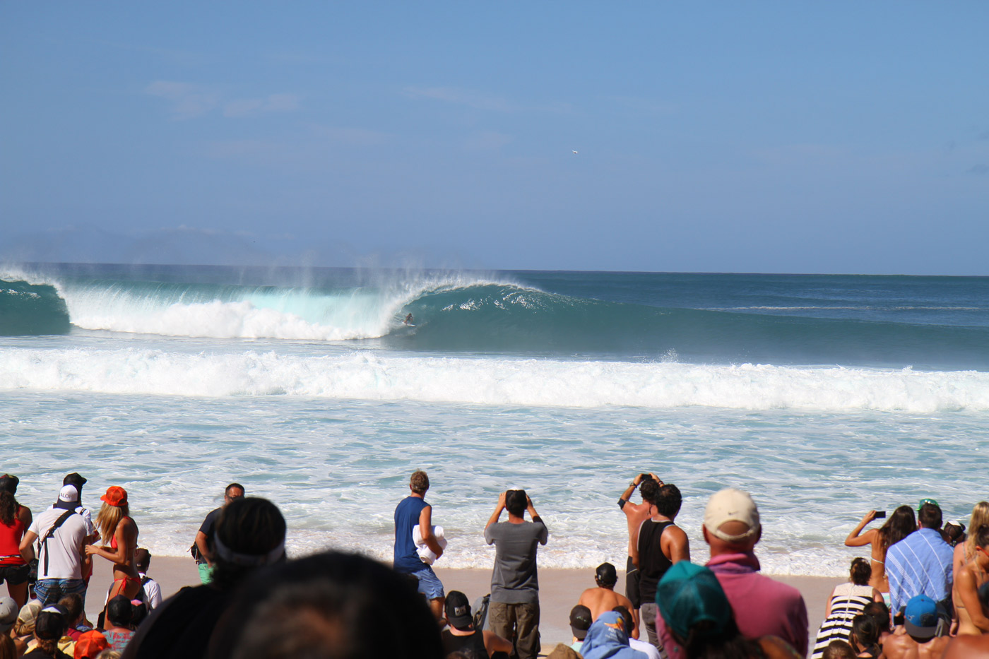 The famous Banzai Pipleline is just 3 miles away from your surfing lesson beach